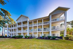 Paradise on the Course-303