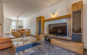 5 Bedroom Cozy Apartment In Banjole 