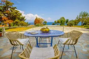 Elpida's Sea View Apartment - Kalamaki