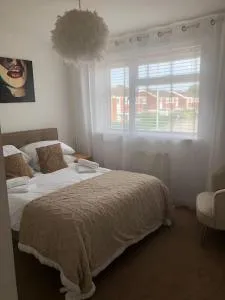 Modern house close to amenities St Ives Cambs - 伊里斯