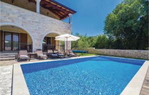 Lovely Home In Turcic With Kitchen 