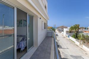 Spacious apartment with sea view in Punta Secca