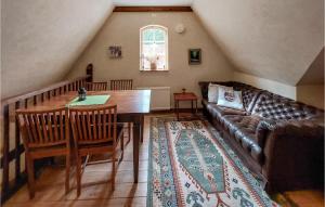 7 Bedroom Gorgeous Home In Ubbalt