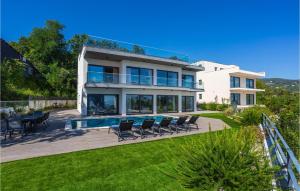 Beautiful Home In Opric With Wifi