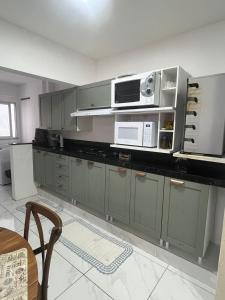 Apartamento duas suítes a 100 metros mar Balneário Camboriú