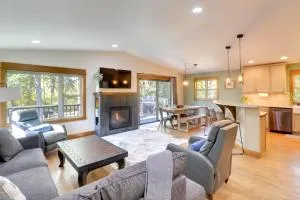 5 Mi to Whitefish Resort Home with Shared Hot Tub! - Eureka