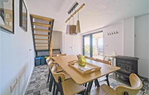 Amazing Home In Ivancici With Wifi