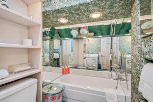 Vail Village Condo Walk to Ski Lift