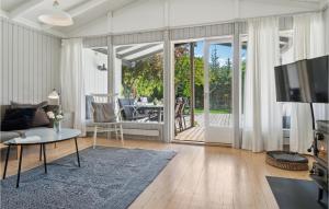 Two-Bedroom Holiday Home In Tisvildeleje