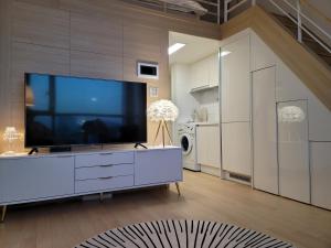 Skyview Duplex House-08