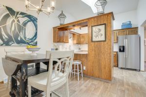 Near Medical Corridor Whimsy Wisconsin Duplex