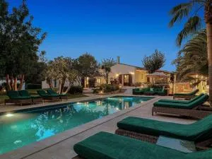 Traditional villa with garden - Санта-Хертрудіс