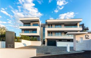 Pet Friendly Apartment In Malinska