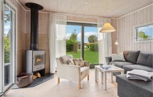 2 Bedroom Stunning Home In Otterup