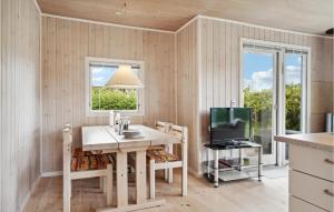 2 Bedroom Stunning Home In Otterup