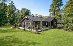 Four-Bedroom Holiday Home In Hojby