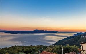 Lovely Home In Moscenicka Draga 