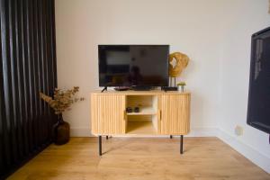 La Duché - Appartement neuf central, calme, vue sur les toits de Cherbourg et Parking, intendance Luxury Host