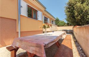 Holiday Home Kucine Iii