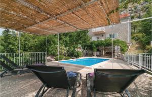 Awesome Apartment In Duce With Wifi 