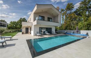 Lovely Home In Rebici With Wifi