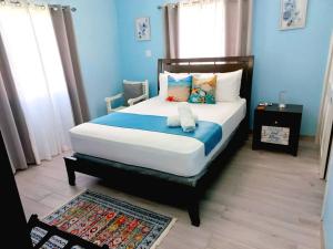 BlissVacay Couples or Singles Tropical Vacay Retreat