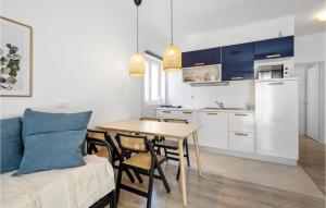 1 Bedroom Awesome Apartment In Brodarica 