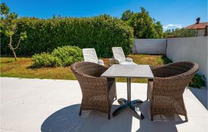 Gorgeous Home In Peroj With Wifi