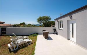 Gorgeous Home In Peroj With Wifi