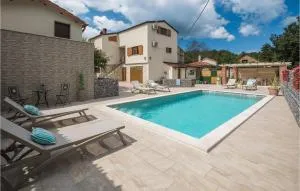 Nice Home In Rakotule With Wifi - Prhati