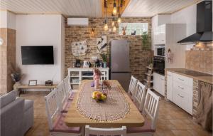 Nice Home In Rakotule With Wifi 