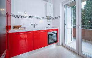 Cozy Apartment In Fazana With Wifi