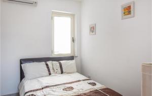 Amazing Apartment In Isca Marina