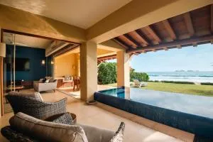 Playa Blanca 24, Luxury Beachfront Apartments - Petatlán