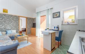 1 Bedroom Cozy Apartment In Krk 