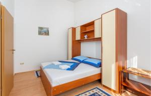 1 Bedroom Cozy Apartment In Krk