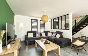 Home With Private Pool