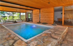 Awesome Home In Dragove With Wifi