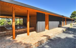 Awesome Home In Dragove With Wifi