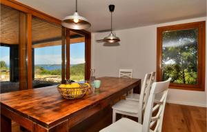 Awesome Home In Dragove With Wifi