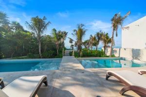 Akumal Secret Walk To Beach Pools With Ocean Views