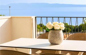 1 Bedroom Nice Apartment In Kostrena