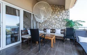 Amazing Apartment In Dobropoljana