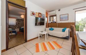 Amazing Home In Zaboric With Kitchen 