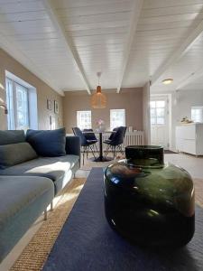 Unique and Charming 2 Bedroom Apartment with Free Parking