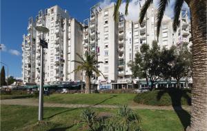 Two-Bedroom Apartment In Ploce