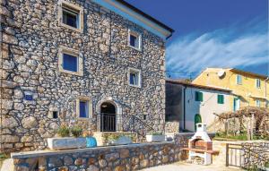 Awesome Home In Moscenicka Draga With Kitchen 