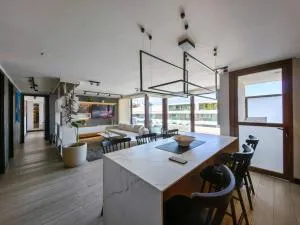 Lujoso, Cómodo y Luminoso Departamento en Vitacura - La Dehesa
