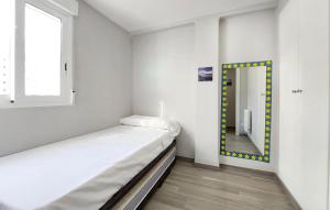 2 Bedroom Stunning Apartment In Cullera