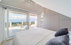 Beautiful Home In Splitska- Supetar